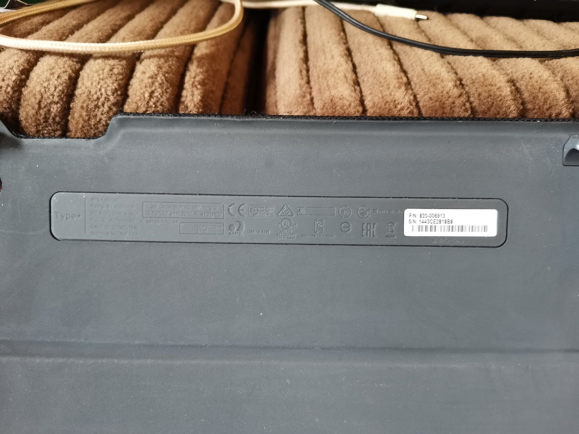 Etui z klawiaturą Logitech Type +do iPada