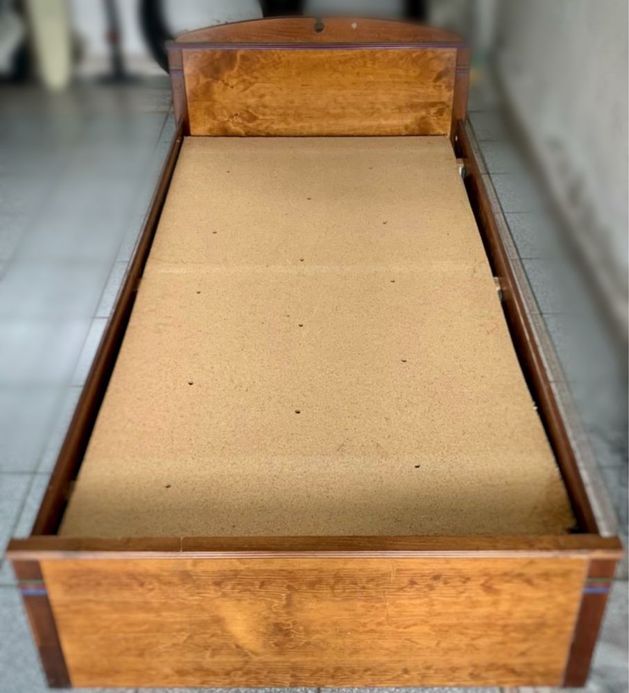 Cama individual com gavetão