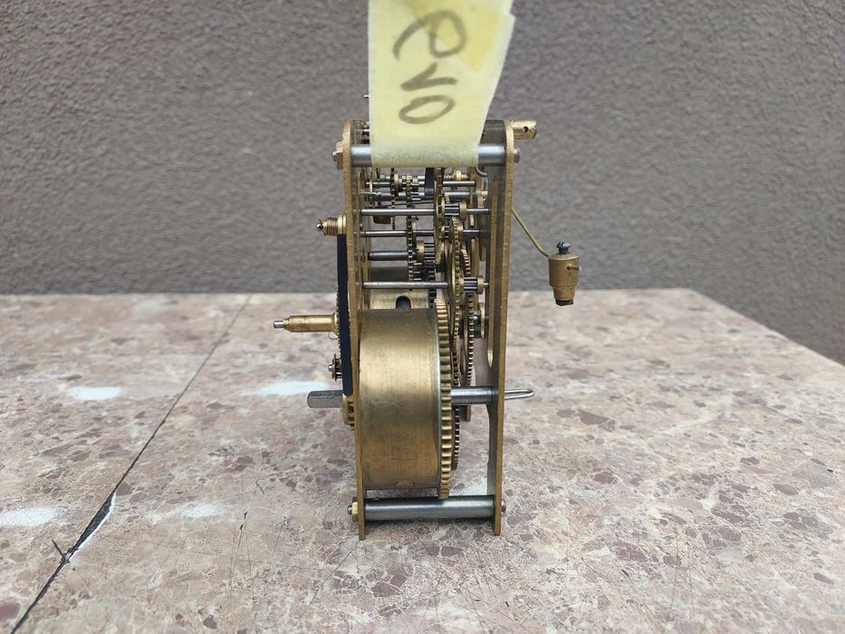 610 Mechanizm starego zegara ściennego HAU