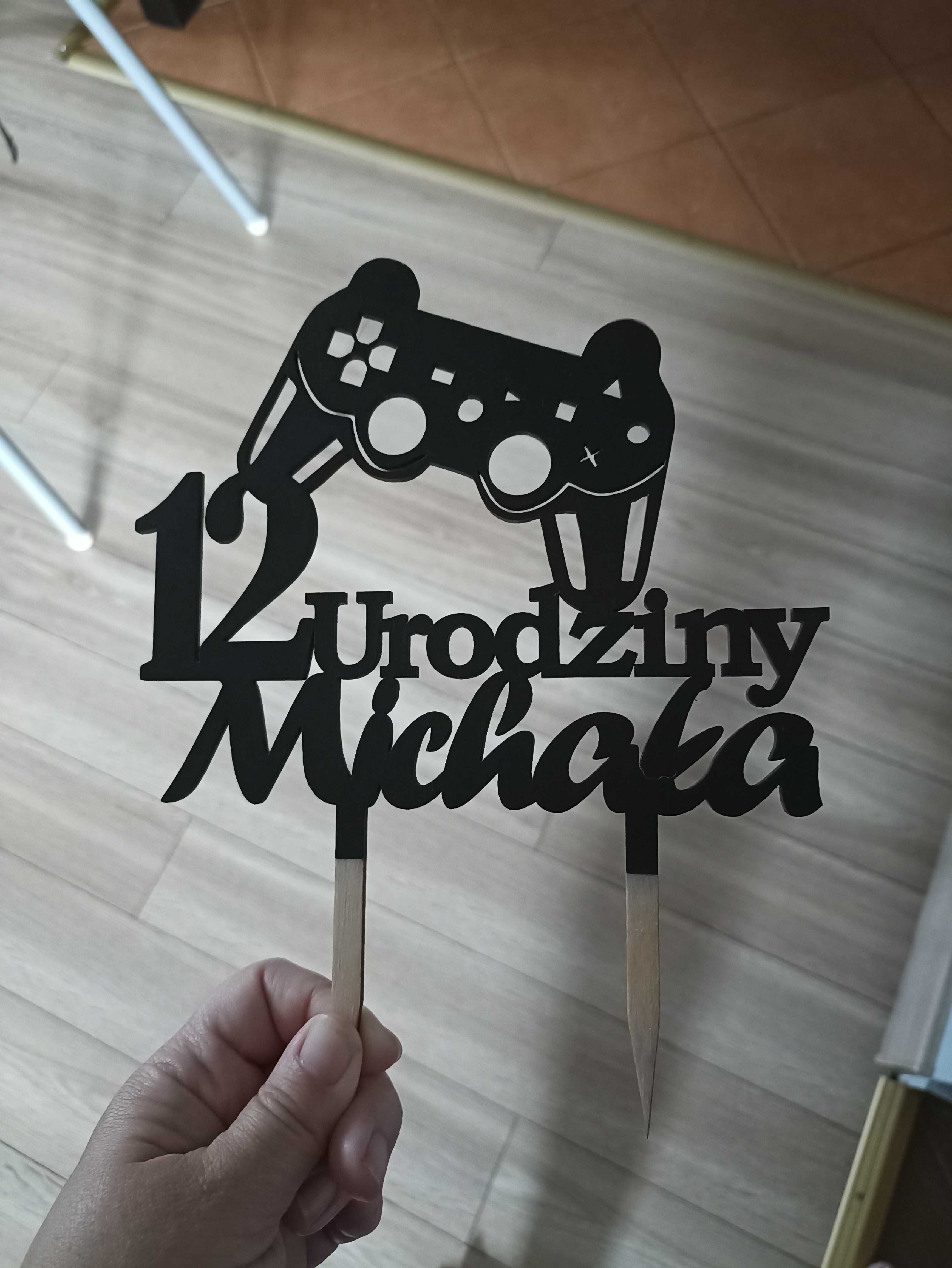 Topper na tort 12 urodziny Michała