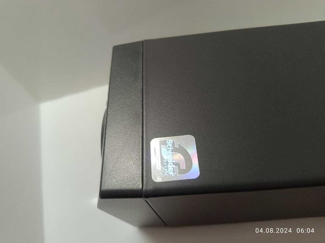 Продам почти новый источник бесперебойного питания APC Smart-UPS 620VA