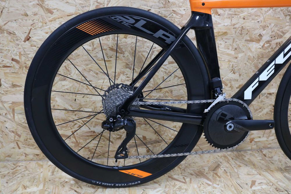 Bicicleta disco Felt AR / Di2 12v / Rodas carbono