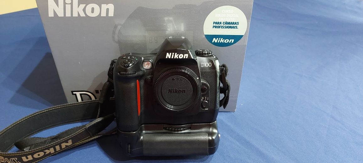 Nikon Digital SLR D100 com equipamento