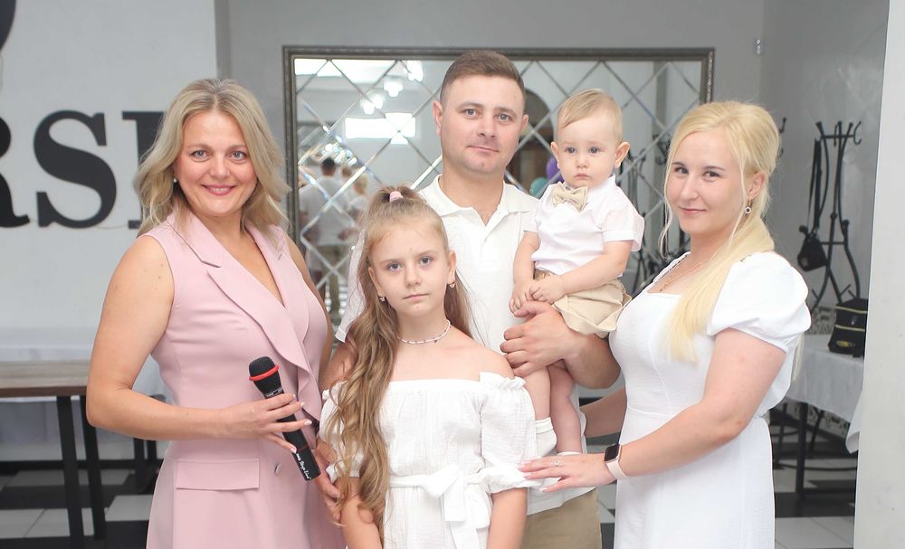 Ведущая с музыкой -5000гр. .Свадьбы.Юбилей.Дни рождения детей 1 годик.