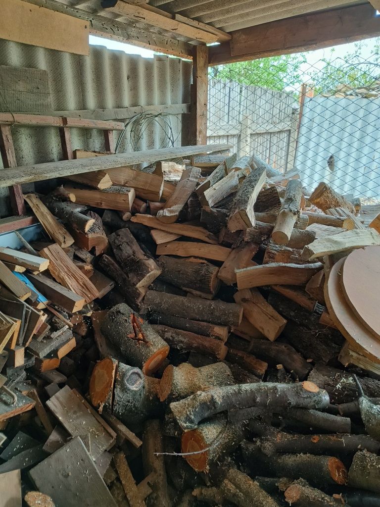 Продам дрова твердых пород 800 за м³ и для разтопки 400м³