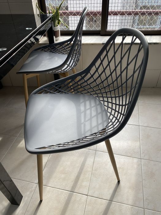 Mesa em video  com 4 cadeiras