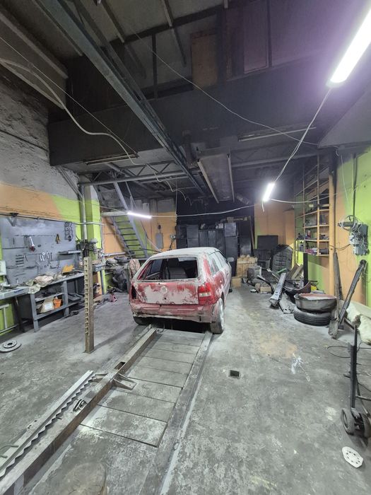 Продам сто с инструментом