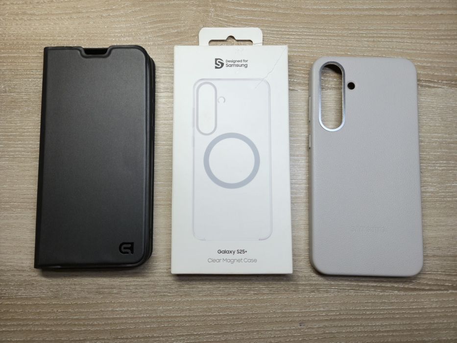 Чохли Samsung для S24 Ultra, S25 Plus.