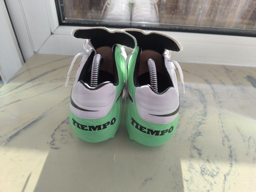 Nike Tiempo biało-zielone SKóRA naturalna 44,5, 28,5 cm
