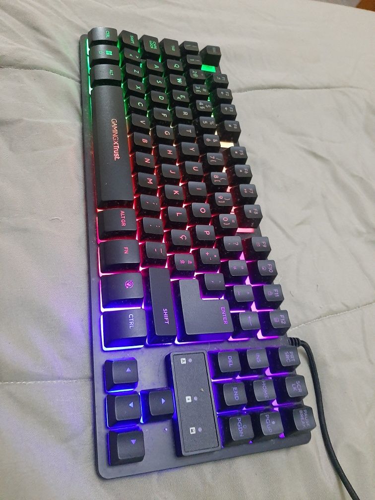 Teclado gamingxtrust.