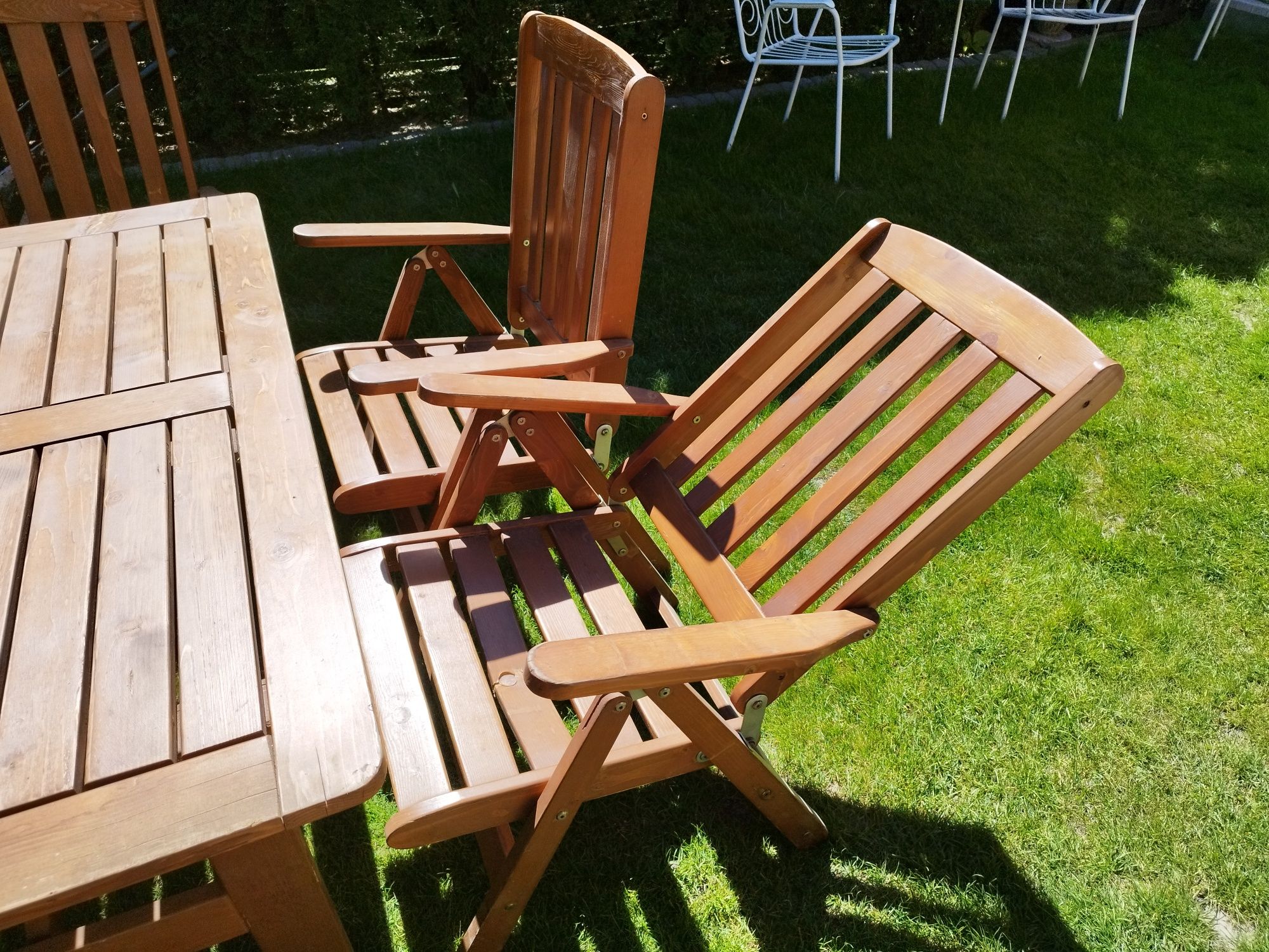 Zestaw stół ogrodowy drewniany, ławka i krzesła drewniane