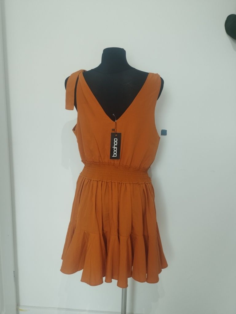 Nowa Sukienka Boohoo rozm 40