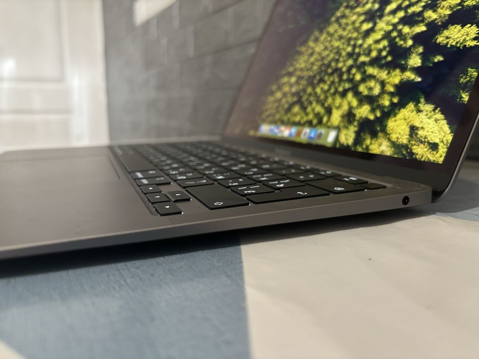 Продам Ноутбук Apple MacBook Air M1 13.3'' 256Gb MGN63 Space Grey 2020