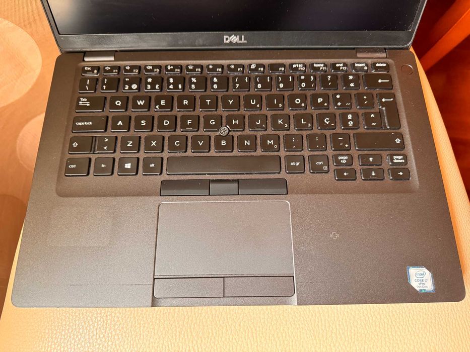 Dell 5401 Gama PRO c/i7-9850H/32Gb Ram/Ssd 500Gb Bom p/Processamento