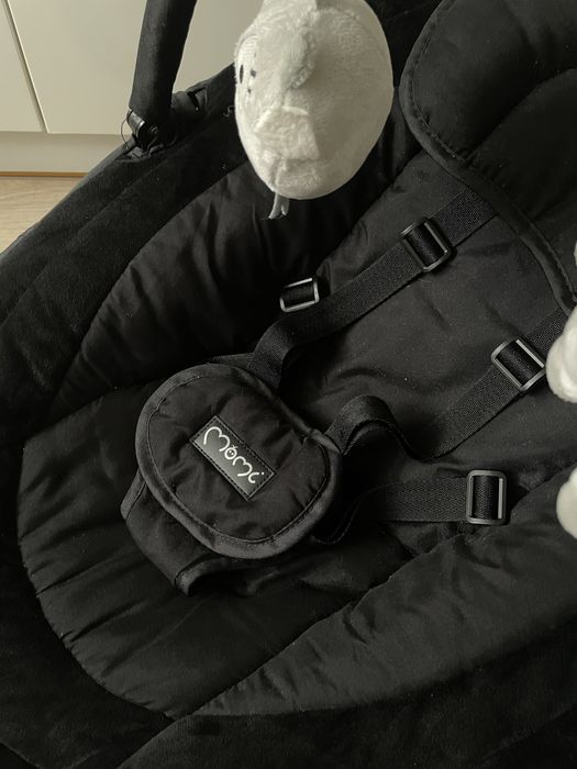 Leżaczek bujaczek elektryczny MoMi Kenani Onyx bluetooth