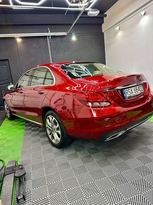 Mercedes-Benz Klasa C Piękny zadbany hyacinth red Metallic sedan c300 4matic