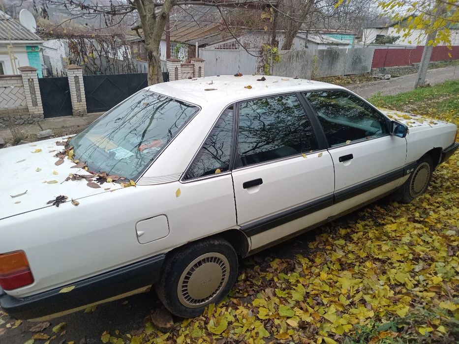 Ауді 100, 1989 року.