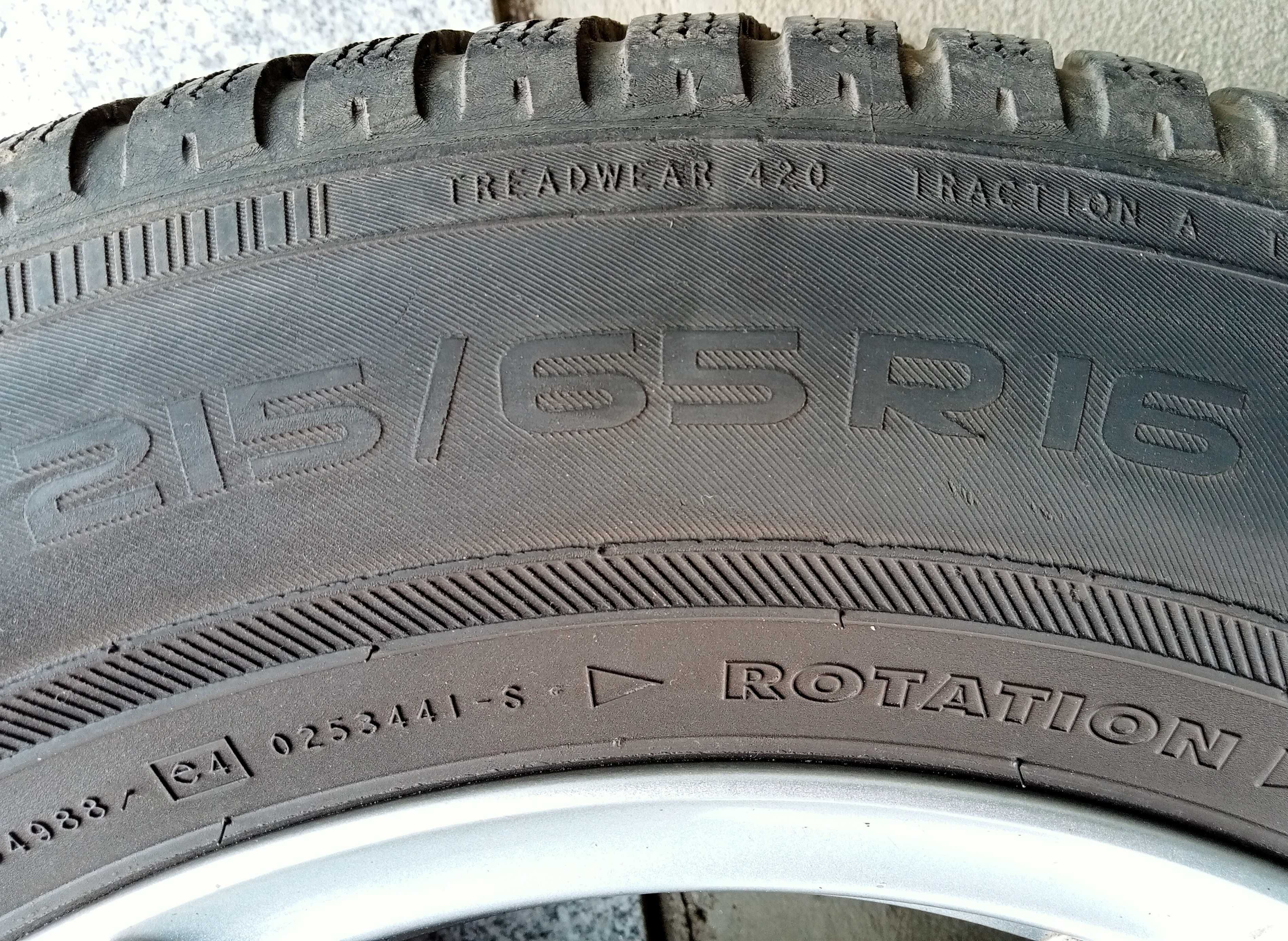 NOKIAN WR D3 215/65/16 (opony + felgi)