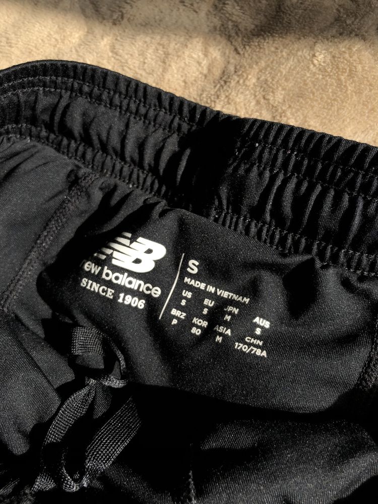 шорти new balance