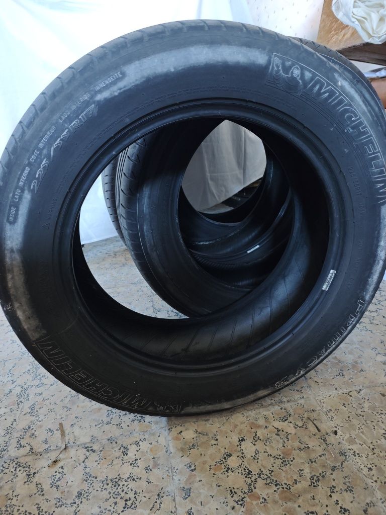 4 Pneus 225 55 R17  Bridgestone e Michelin