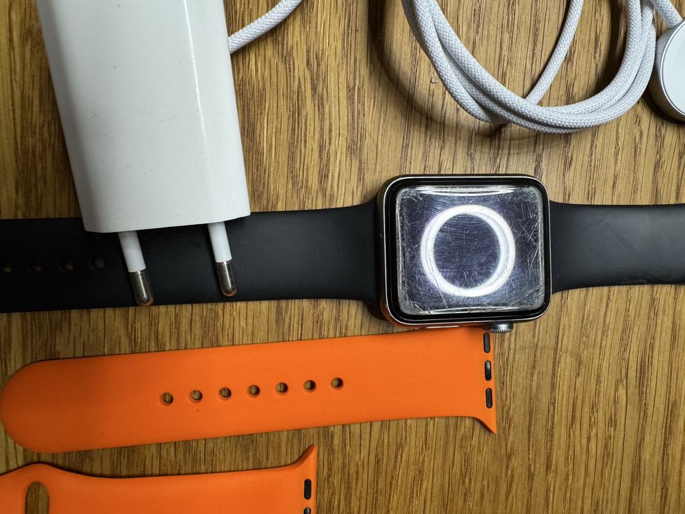 Apple Watch 3. 42mm + ładowarka + pasek