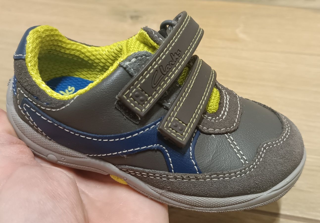 Clarks 20,5 20 1/2 buty półbuty wiosenne dla chłopca skóra rzepy