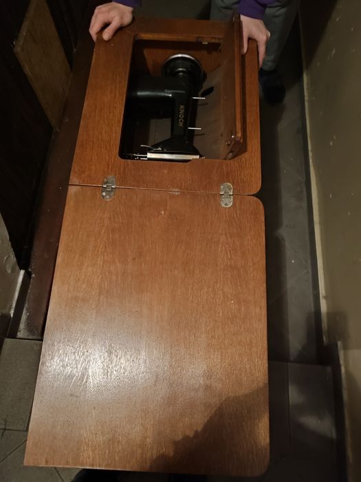 Maszyna do szycia knoch