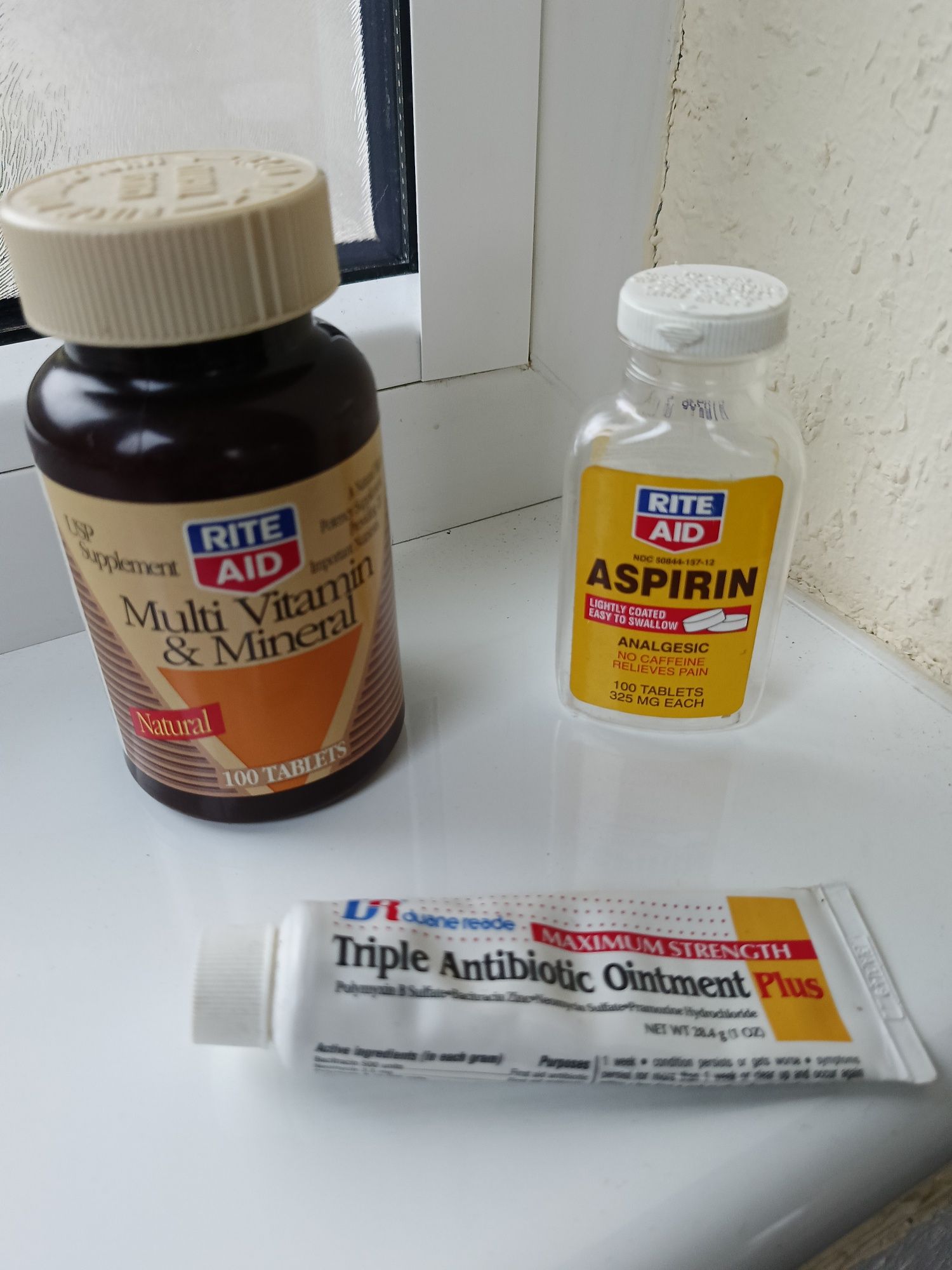 USA kolekcjonerskie opakowania farmaceutyczne Aspirin Multi Witamin