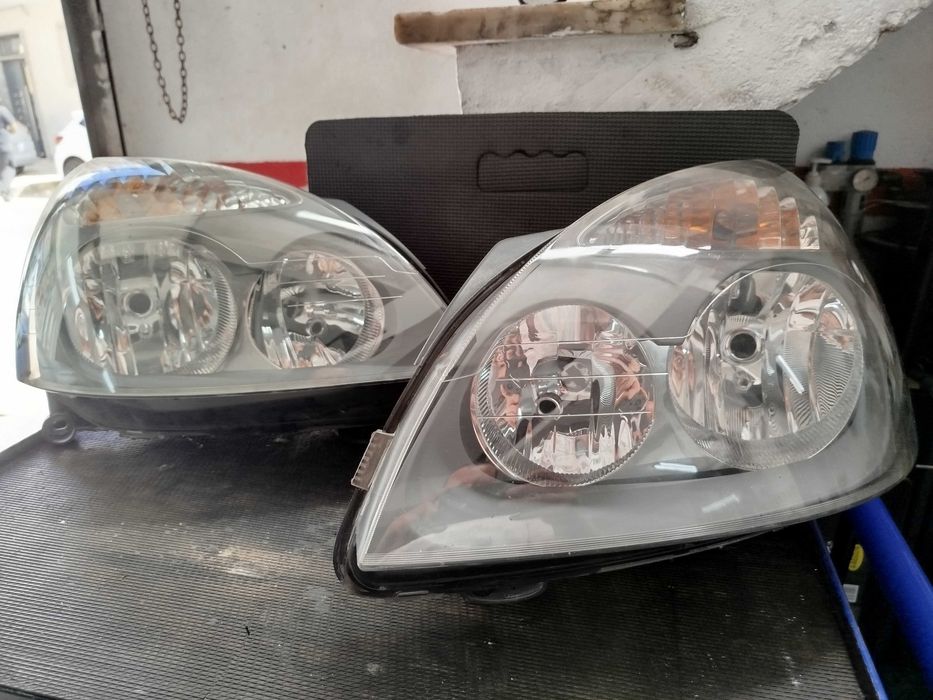 Faróis originais Renault Clio