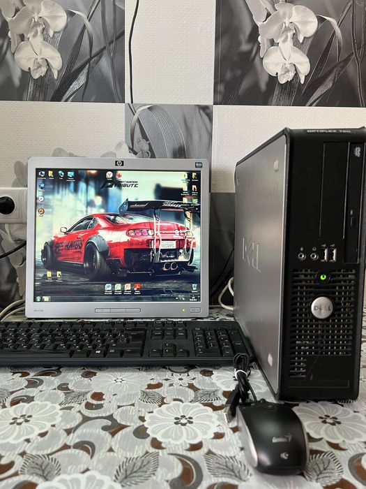 Системный Блок Dell 760 SFX + Монтор + клавиатура и мышка веб камера.