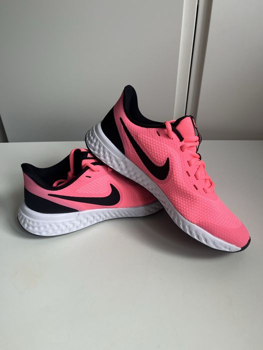 Buty sportowe Nike damskie treningowe fitness do biegania