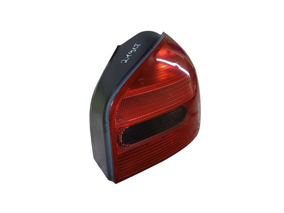 Lampa Prawy Tył Prawa Tylna Audi A3 8L Przedlift