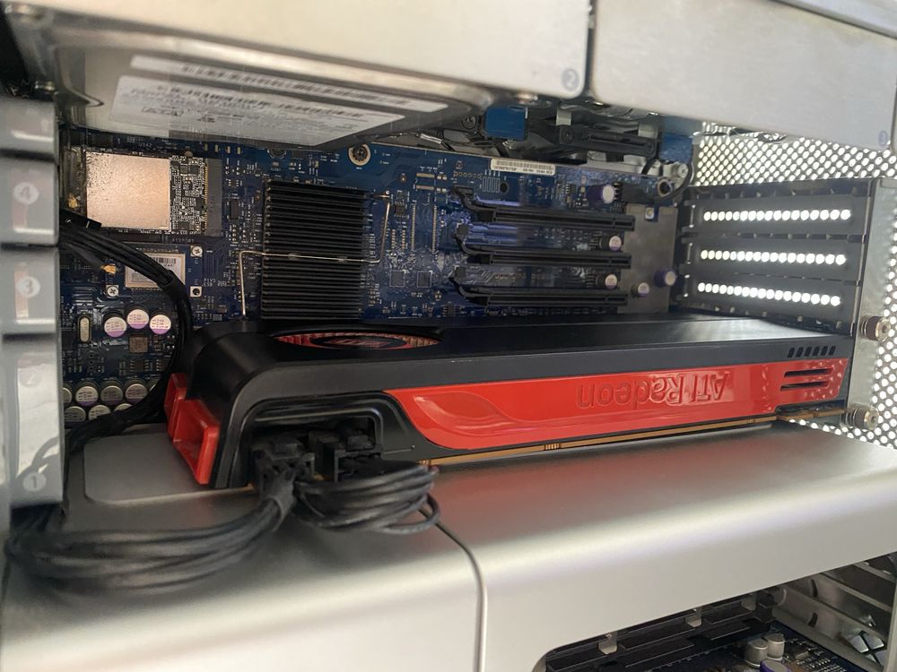 Mac Pro 2006 Dual Xeon + HD5870 Apple [RESERVADO]