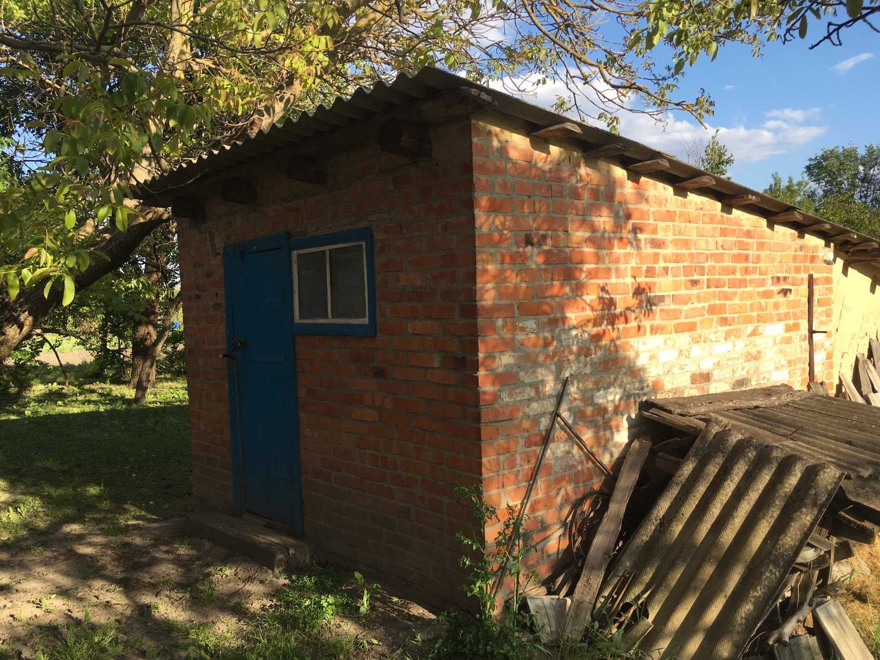Продам будинок з присадибною ділянкою