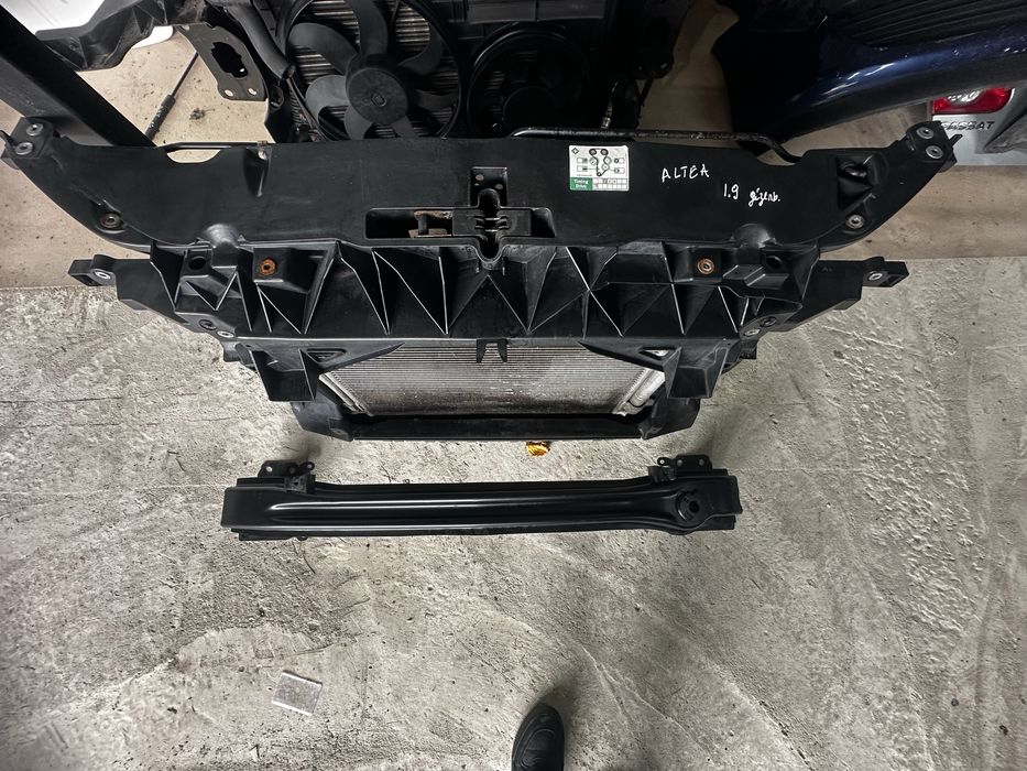 Телевізор передня установочна панель Seat altea toledo