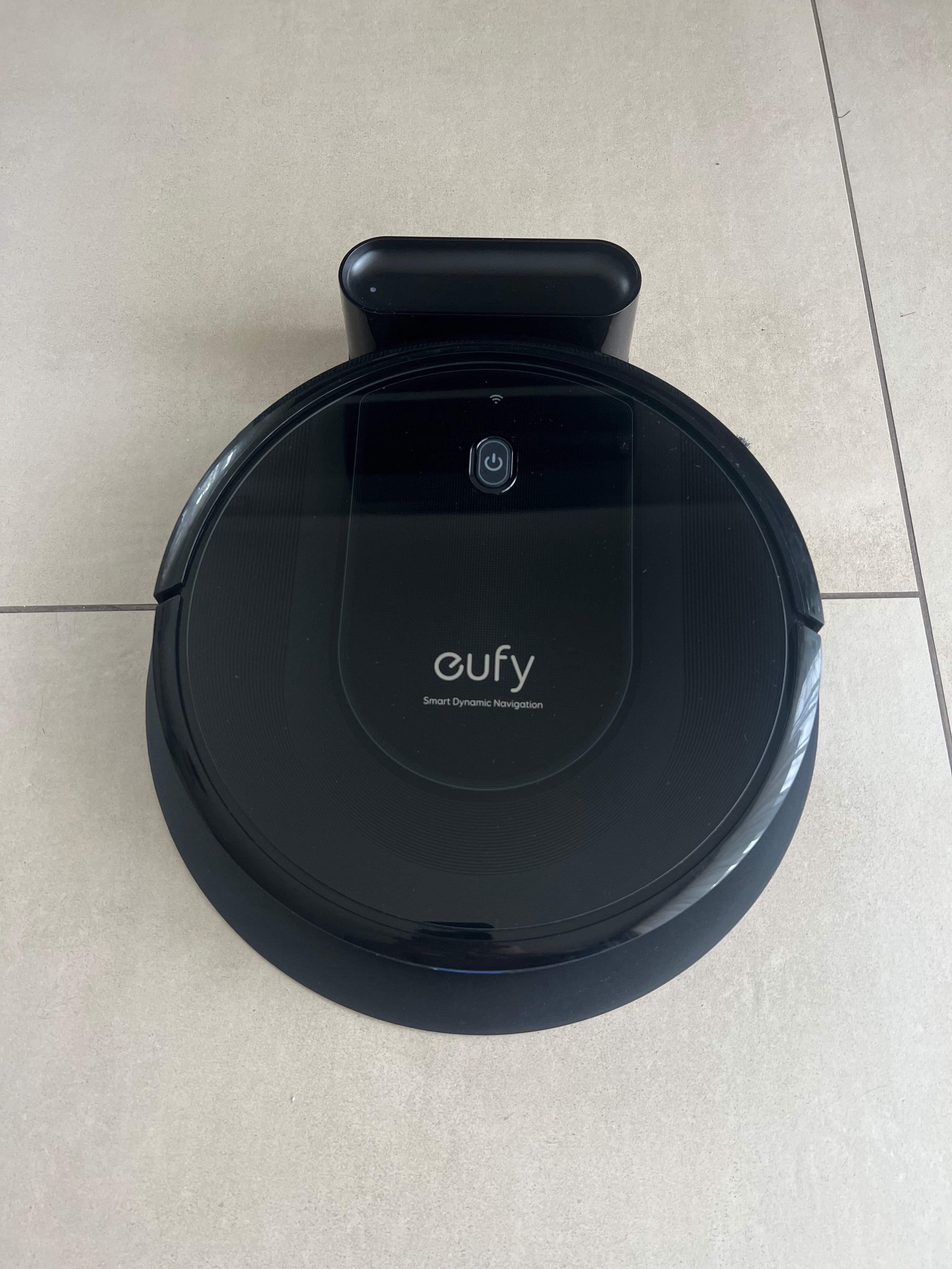 Robot sprzątający Eufy ROBOVAC G10 czarny
