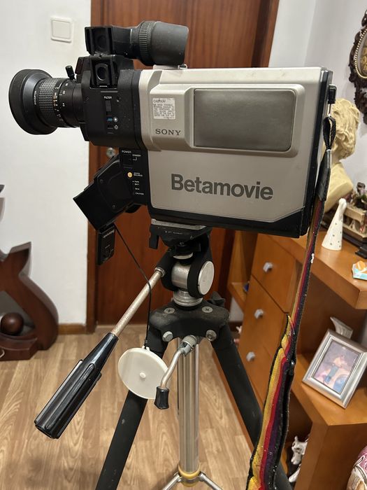 Camara de filmar Sony e tripe vintage