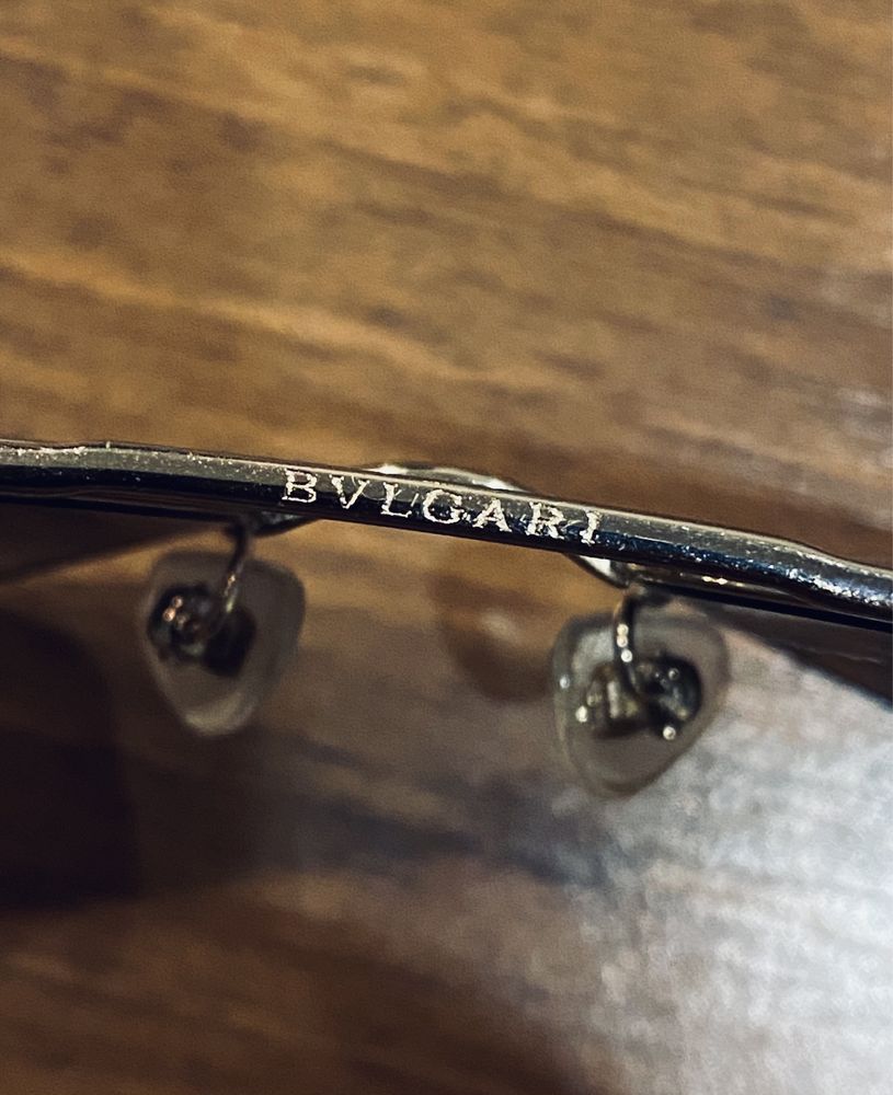 Bvlgari Okulary przeciwsłoneczne. Klasyczne i eleganckie.