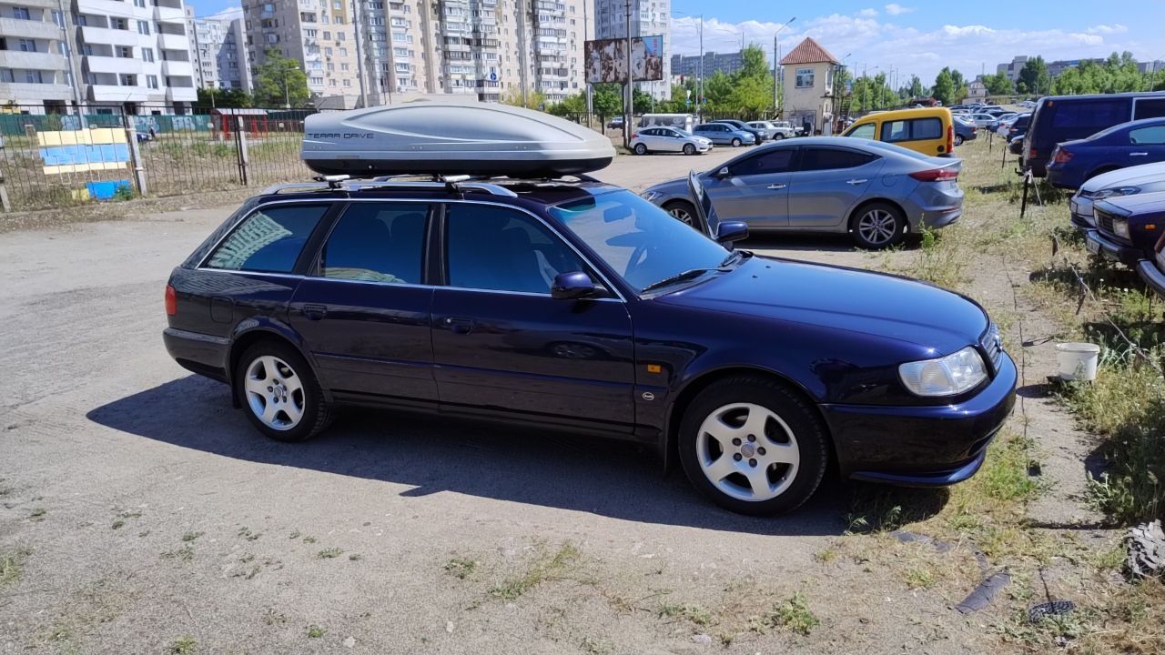 Продам AUDI A6C4 2.6 (бенз./газ), мех-ка, передн. привід, універсал