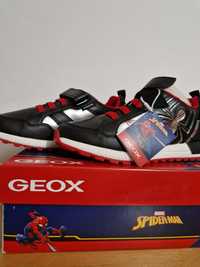 Chłopięce sneakersy Geox 34 nowe