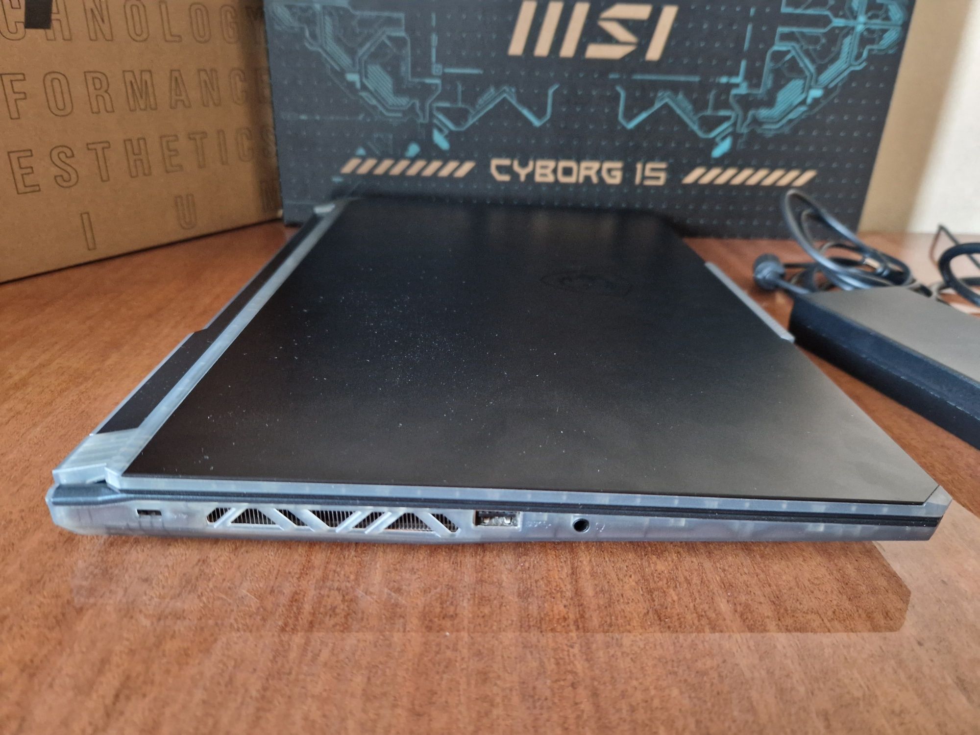 Очень мощный игровой ноутбук MSI cyborg 15 a12v RTX 4050 6gb i5 16/512