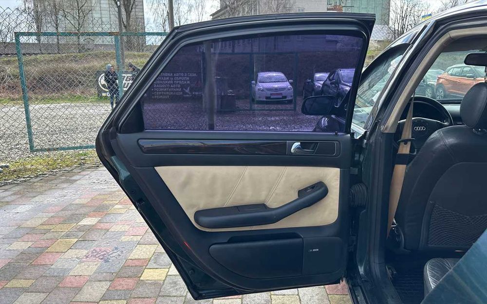 Audi A6 2000 року