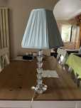 Elegancka lampa stojąca