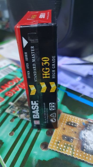 HG 30 VHS C Cassette64552273924482123