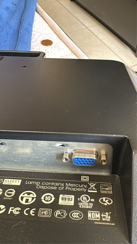 5 Ecrãs HP e Samsung