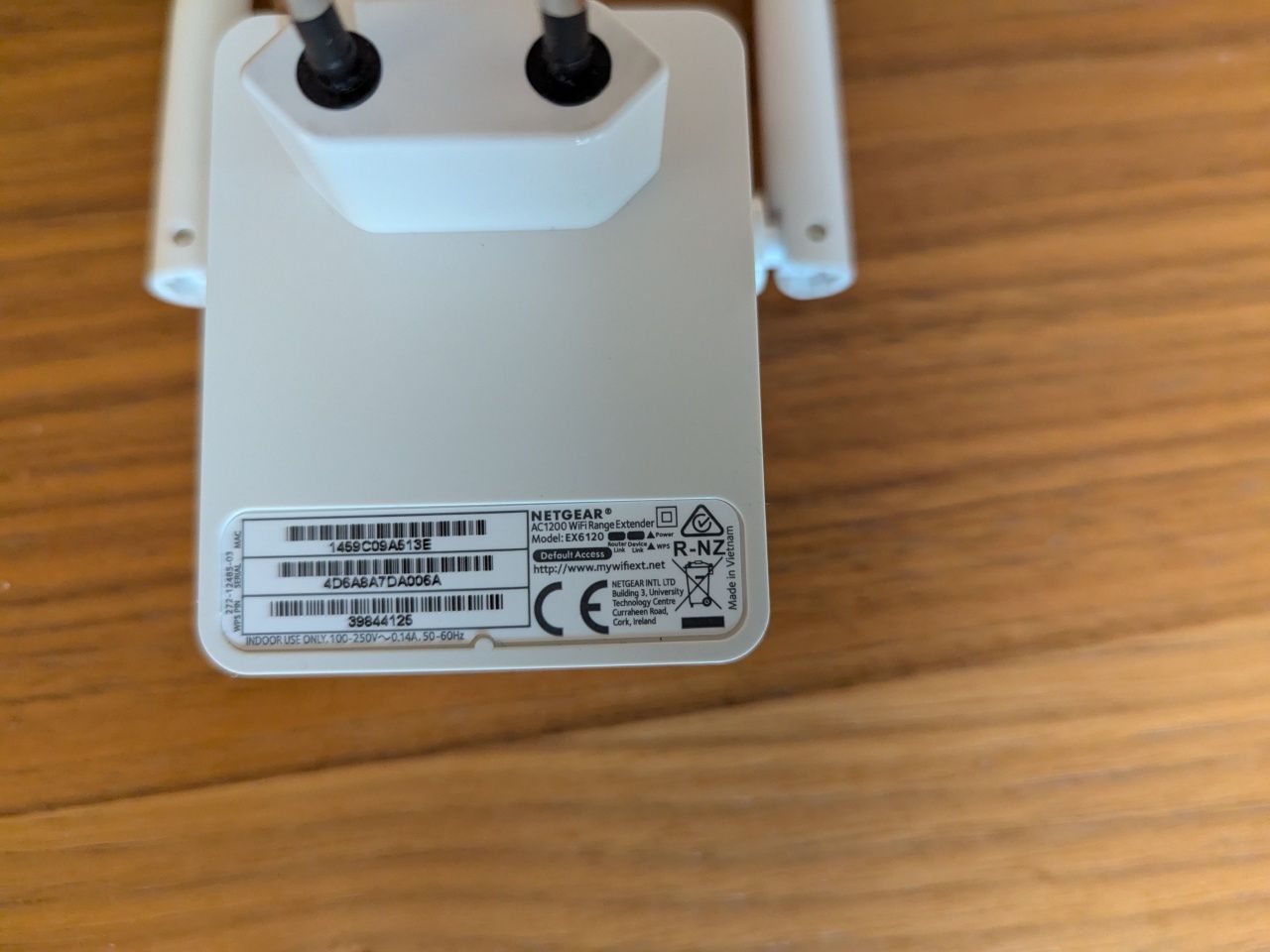 Netgear EX6120 wifi extender