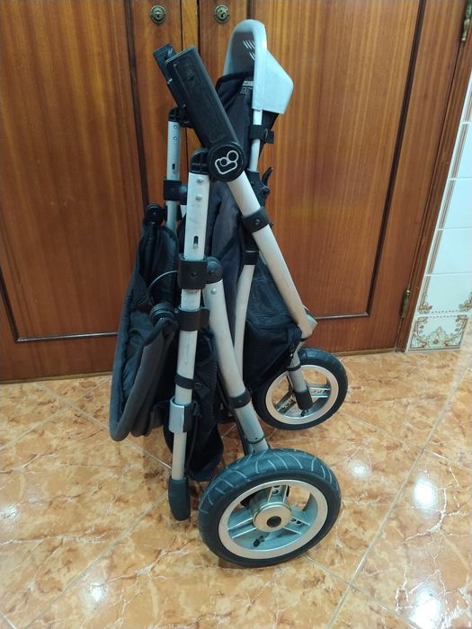 Carrinho de de bebé MAXI-TAXI

Speedi SX