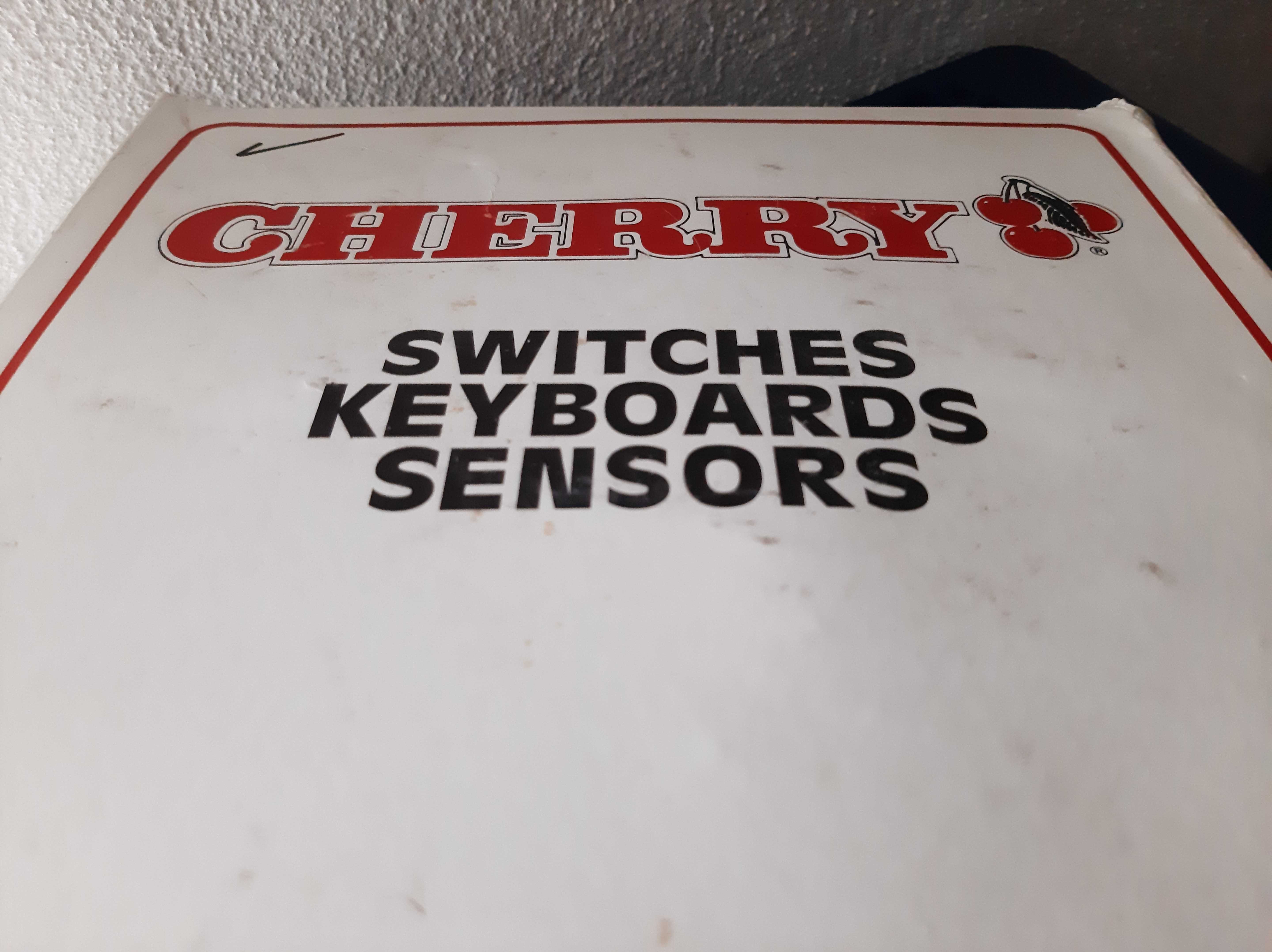 Interruptor de porta/painel Cherry F68A