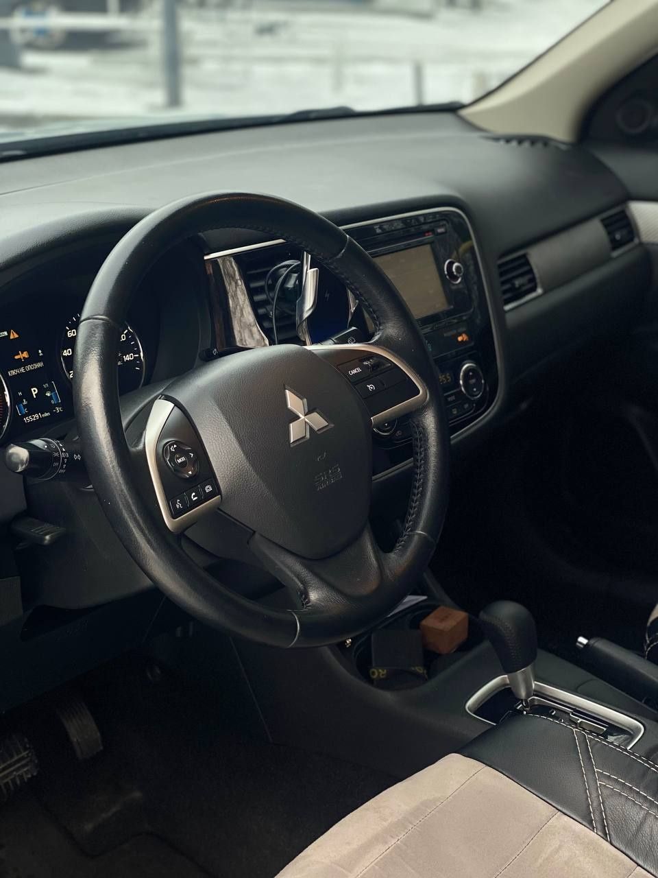 Автомобіль Mitsubishi Outlander