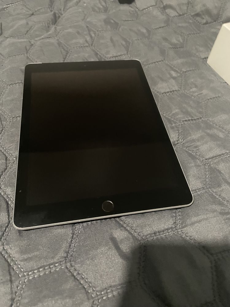 iPad 6 gen 128 GB + cellular